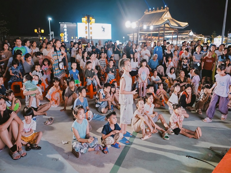 1760688985706151.jpg 动漫节狂欢照片4.jpg